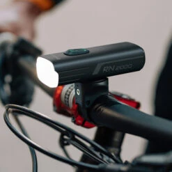 Linterna Olight Bicicleta RN 2.000 Lumens Luz Frontal Recargable 26 Linterna Olight Bicicleta RN 2.000 Lumens Luz Frontal Recargable -Leopard Almacenar linterna olight bicicleta rn 2000 lumens luz frontal recargable 4
