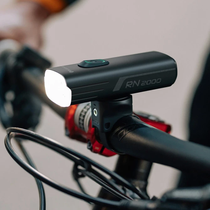 Linterna Olight Bicicleta RN 2.000 Lumens Luz Frontal Recargable 7 Linterna Olight Bicicleta RN 2.000 Lumens Luz Frontal Recargable - Imagen 5