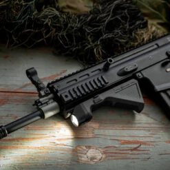 Linterna Táctica Olight Sigurd Negra 1.450 Lumens + Grip Angular Para Arma Recargable -Leopard Almacenar linterna tactica olight sigurd negra 1450 lumens grip angular para arma recargable 1