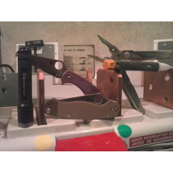 Spyderco Delica Flat Ground Filo Liso Purple FRN 6 Spyderco Delica Flat Ground Filo Liso Purple FRN - Imagen 4